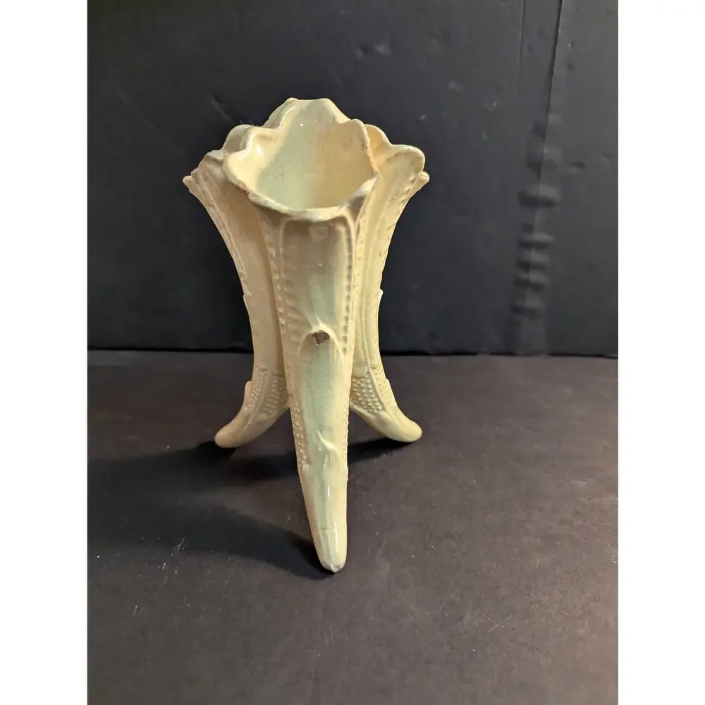 Vintage Belleek Irish Porcelain Cream Cornucopia Triple Vase Lily of the Valley